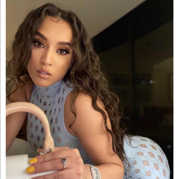 Sleeveless turtleneck top & Legging with band waistband Perforated seamless knit - Picture 3 of 5